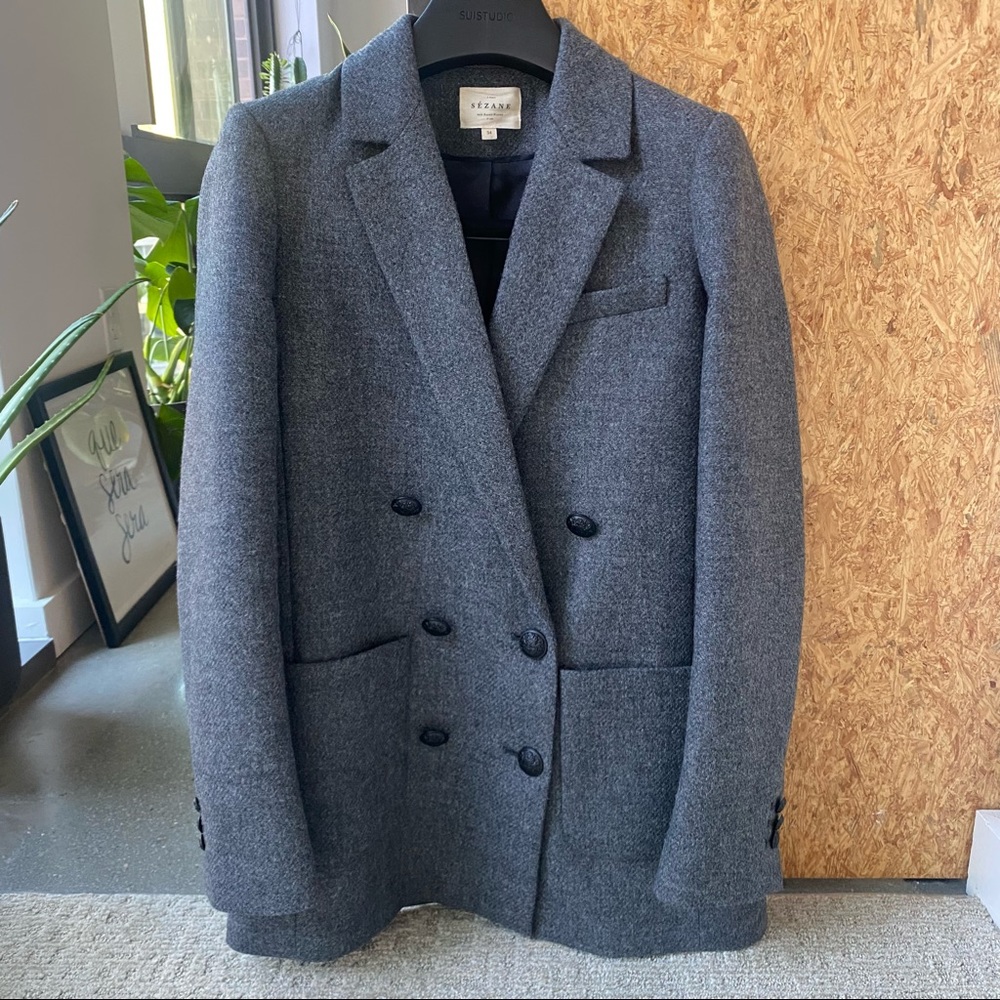 Sézane grey wool blazer.
